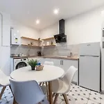 Urban & Cozy In Apartman